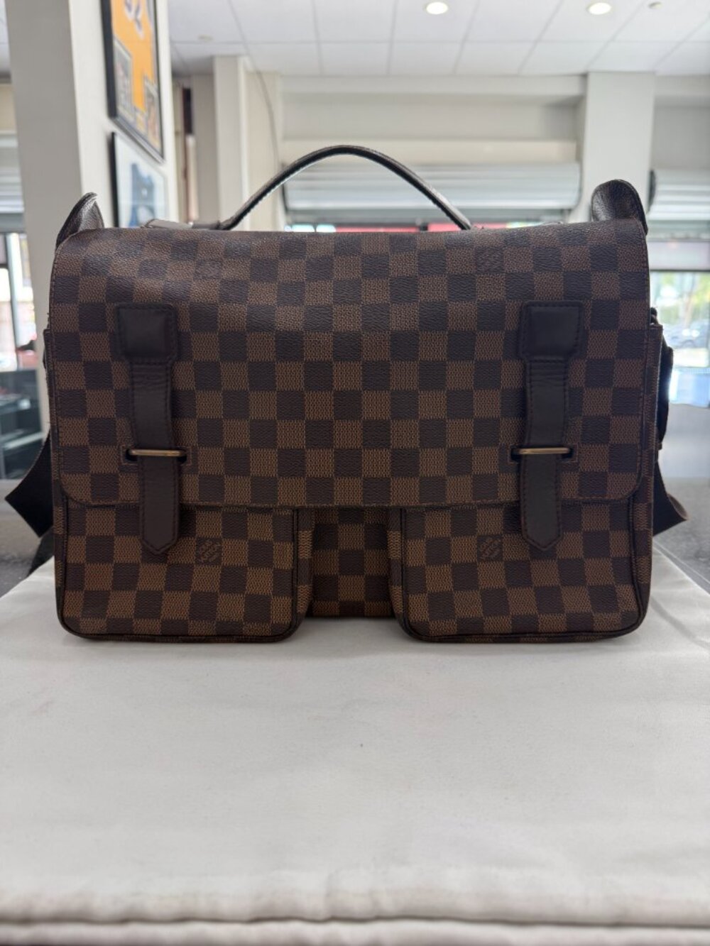 Share Louis Vuitton Damier Ebene Broadway Messenger Bag